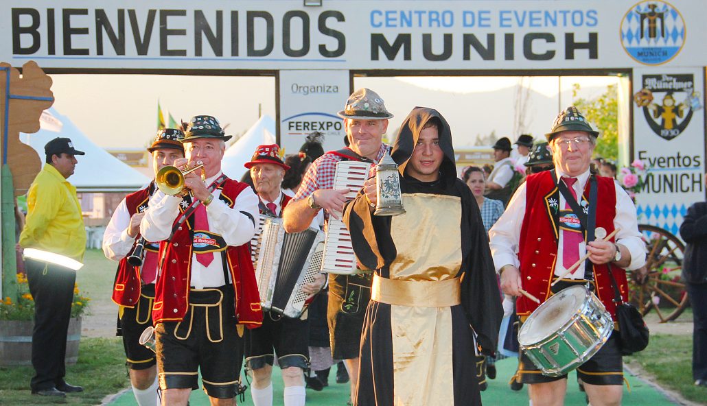 Alemanes Peñaflor fiesta de las naciones , fiesta de la cerveza ,